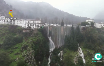 Espectacular imagen de la población serrana por las lluvias