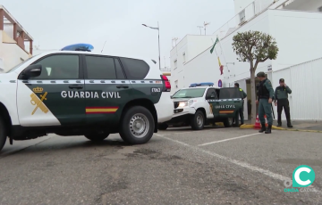 Vehículos de la Guardia Cvil en una actuación en la provincia