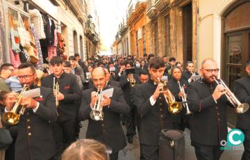 Imagen de la Agrupación Musical Polillas por la calle Veedor 