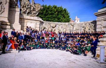 Autoridades e invitados tras la ceremonia 