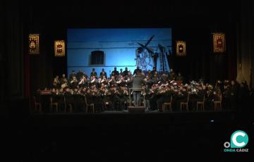 El Gran Teatro Falla acogió el concierto organizado por la Tertulia cofrade Al Palo.