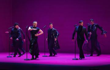 La creación de Manuel Liñán es una seductora y apasionante propuesta que reivindica la pasión del flamenco y la copla