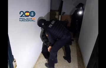 La Policía Nacional despliega este lunes un dispositivo en relación con el caso del hombre que apareció calcinado en un vehículo en El Puerto de Santa María. 