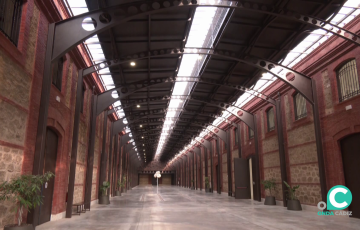 Imagen de archivo de las naves vacías en la antigua edificación