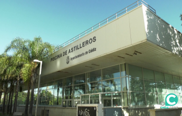 Imagen de la instalación de la Piscina de Astilleros en la capital gaditana