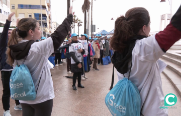 Un momento de la actividad celebrada este viernes en el Paseo Marítimo