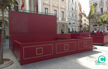 Aspecto de uno de los instalados frente al Ayuntamiento
