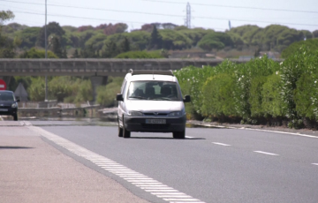 Vehículos por la autopista Cádiz-Sevilla