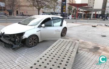 Imagen del vehículo accidentado junto a la estación de Segunda Aguada. 