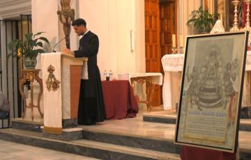 La Hermandad del Rocío celebra el pregón rociero que inicia el camino hacia la romería de 2026.