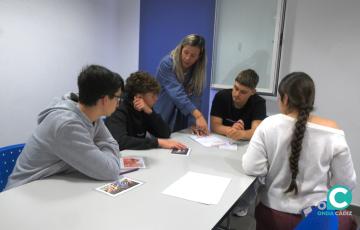 Alumnado participando en las jornadas de sensibilización en la prevención de la violencia sexual. 