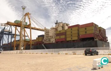 Tráfico de mercancías en el Puerto de la Bahía de Cádiz.