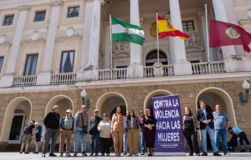 Imagen al mediodía de este lunes en la plaza de San Juan de Dios