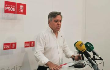 Óscar Torres  acusa a Bruno García de fomentar que solo se construyan pisos para millonarios en Cádiz.