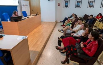 Una de las ponencias impartidas en el Salón de Grados de la Facultad de Filosofía y Letras de la UCA