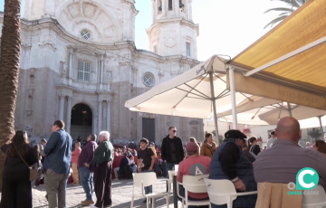Terraza en la plaza de la Catedral durante la Semana Santa