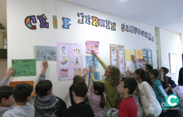 Un momento de la actividad de los escolares efectuada este lunes