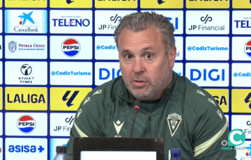 El entrenador cadista durante la rueda de prensa de este viernes