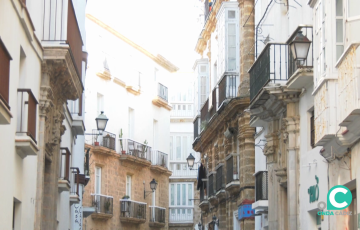 Imagen de una calle del centro histórico de la capital gaditana