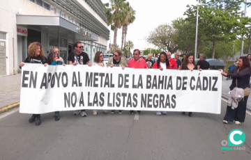 Cabeza de la manifestación en la capital gaditana este jueves