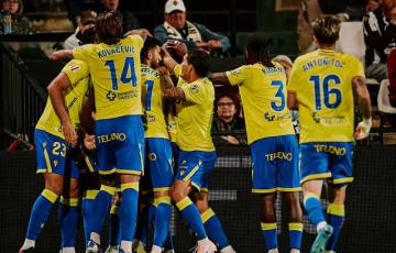 El Cadiz CF continúa teniendo opciones tras el empate de seguir manteniendo la categoría
