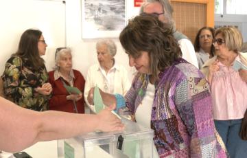 Natalia Álvarez ha ejercido su derecho al voto este domingo en la AVV. La Laguna