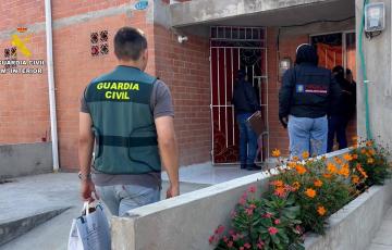Uno de los agentes desplazados a Bolívar en el registro domiciliario del acusado por el asesinato del 'cuponero' de la Sierra.