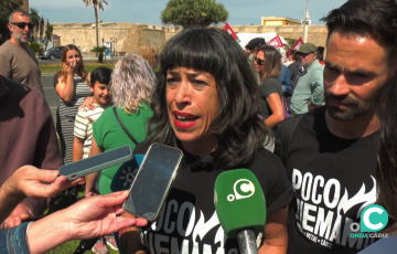 Leticia Blanco, candidata número 2 de la formación por Cádiz, atiende a los medios el pasado 1 de mayo