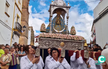 La Virgen de los Santos en un acto religioso en la localidad jandeña