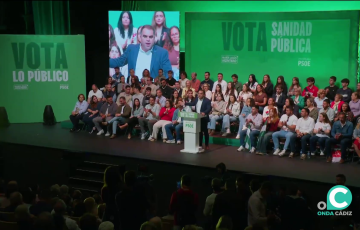  Juan Cornejo durante su intervención en el mitin de la localidad gaditana de La Linea