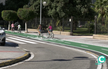 Ciclistas circulando por la ciudad