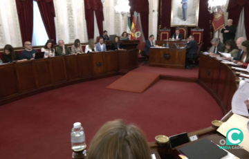 Pleno del Ayuntamiento de Cádiz en una imagen de archivo