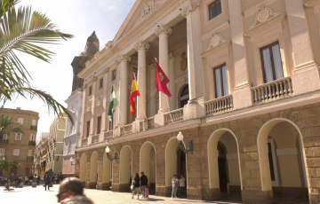 Fachada del Ayuntamiento de Cádiz en una imagen de archivo
