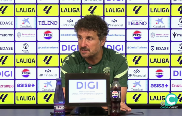 El tecnico cadista en la rueda de prensa previa al duelo que cerrará la temporada 2025-26