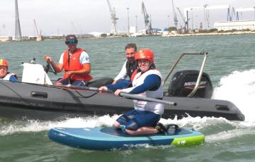 Una tarde de foiling en la Bahía accesible para todo el mundo.
