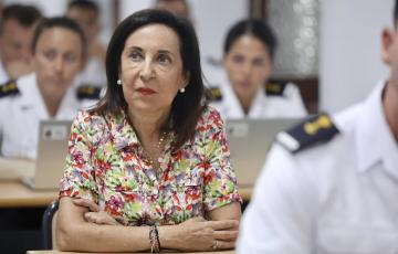 La ministra de Defensa el acto de Apertura del Curso Académico en la Escuela de Suboficiales de la Armada.
