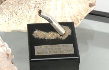 Una colilla de plata para recordar el ecologismo de Quiñones.