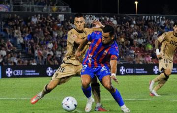 Izeta en una acción con Clemente (Foto: LaLiga)
