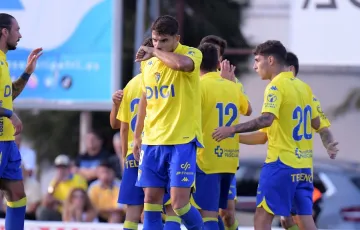 Álvaro García Pascual celebra el primer tanto (Foto: Cádiz CF)