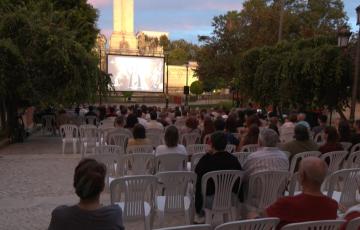 Los ciclos de ‘Clásicos a la fresquita’ y ‘Cine en Familia' clausuran su programación para este verano.