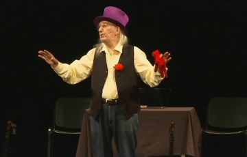 Juan Tamariz durante una de sus actuaciones en el Gran Teatro Falla