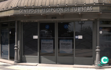 Oficina de Turismo en el Paseo de Canalejas de la capital gaditana