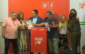 El PSOE y los sindicatos reivindican el aumento de los recursos para la asistencia y las prestaciones de las personas mayores.