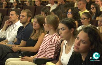 El alumnado de Erasmus durante la bienvenida este lunes.