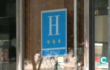 El precio medio por habitación disponible ha pasado de 160 euros en 2025 a 144 euros en 2026