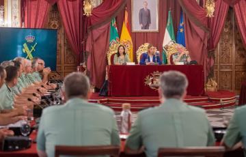 La presidenta de la Diputación de Cádiz, Almudena Martínez del Junco, ha intervenido este sábado en una reunión del Consejo Superior de la Guardia Civi