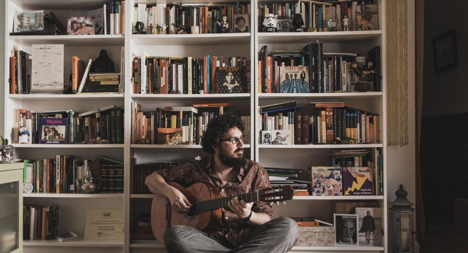Fernando lobo presenta "versos robados"