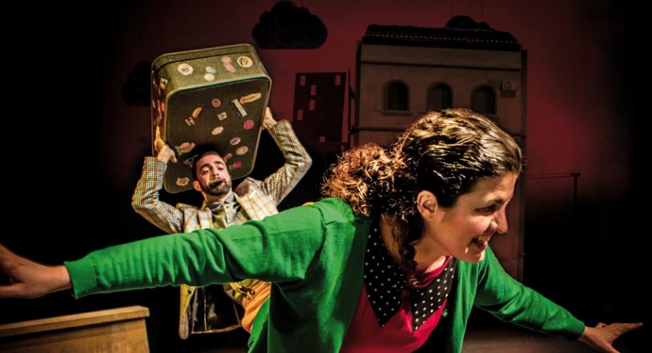 Pata teatro: "debajo del tejado"