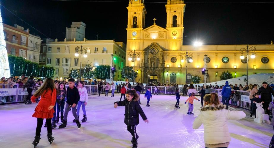 Pista y tobogán de hielo en cádiz
