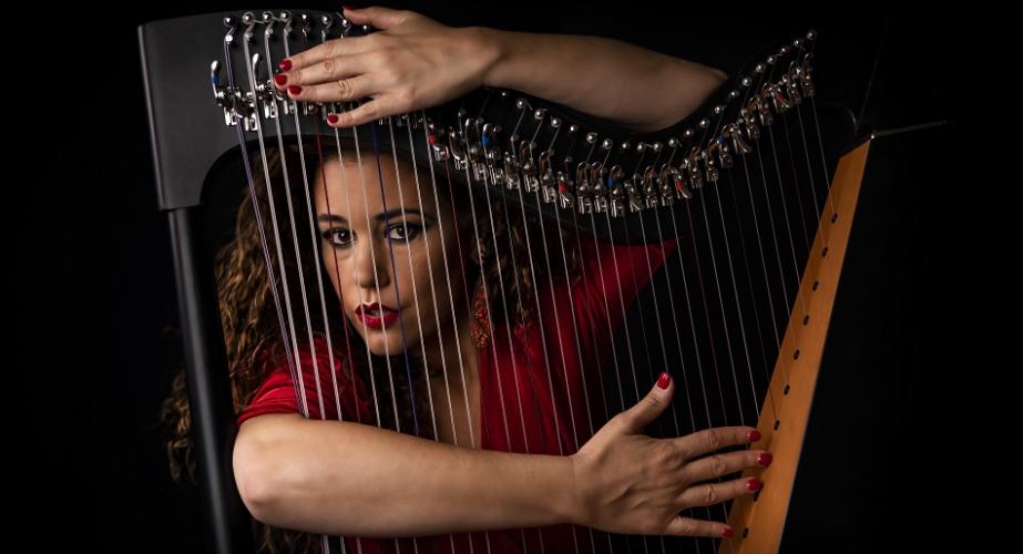 Ana crismán. arpa jonda. el arpa se hace flamenca
